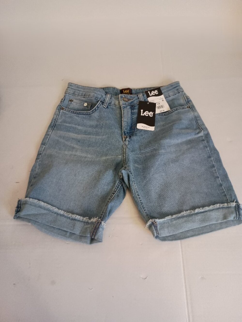 Lee Bermuda Mid-Rise Shorts Light Blue Frayed Hem NWT Women’s 8 - Picture 16 of 16
